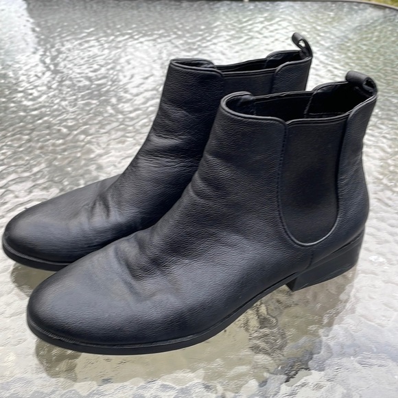 Cole Haan Black Leather Landsman Chelsea Ankle Boot Sz 9 - Picture 1 of 12